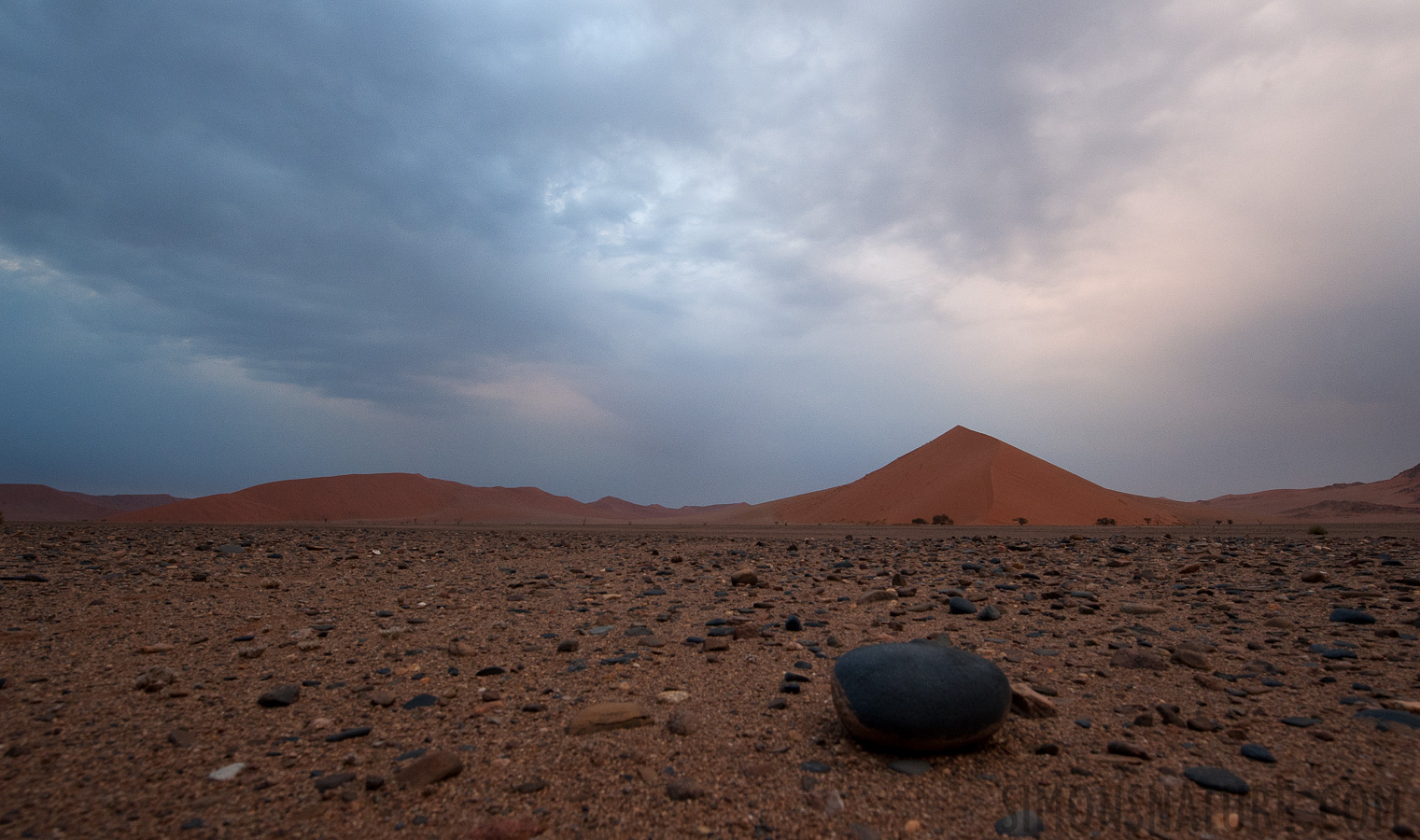 Namib-Naukluft National Park [14 mm, 1/125 sec at f / 11, ISO 1250]